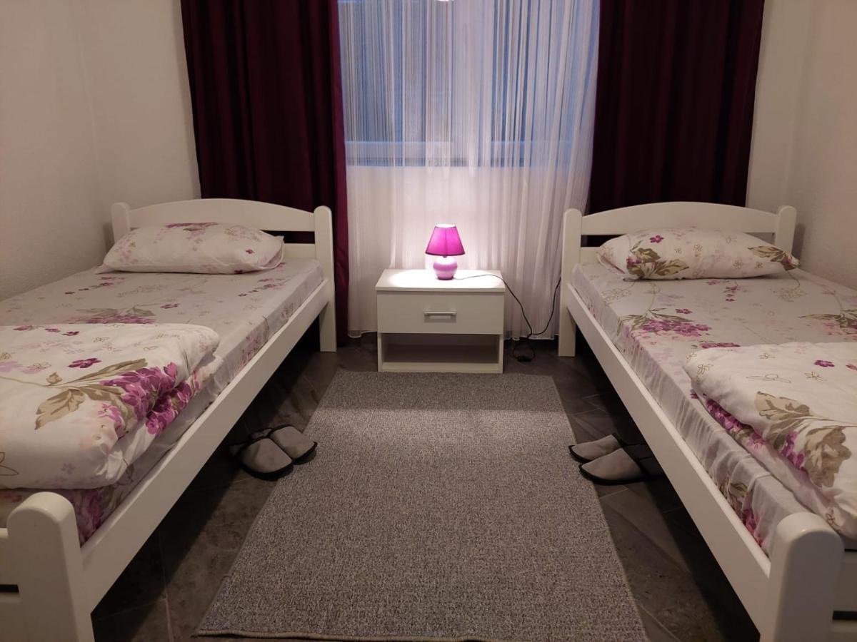 Apartman Amelaa Kulen Vakuf Exterior photo