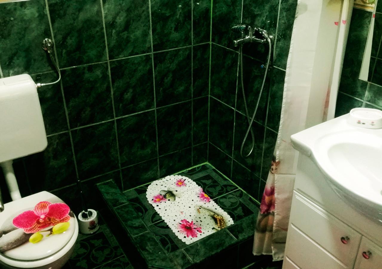 Apartman Amelaa Kulen Vakuf Exterior photo